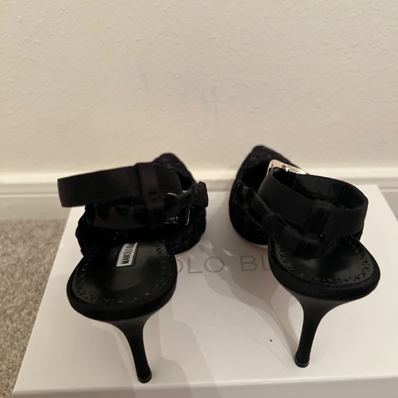 Brand New Manolo Blahnik Slingback Pumps US 9